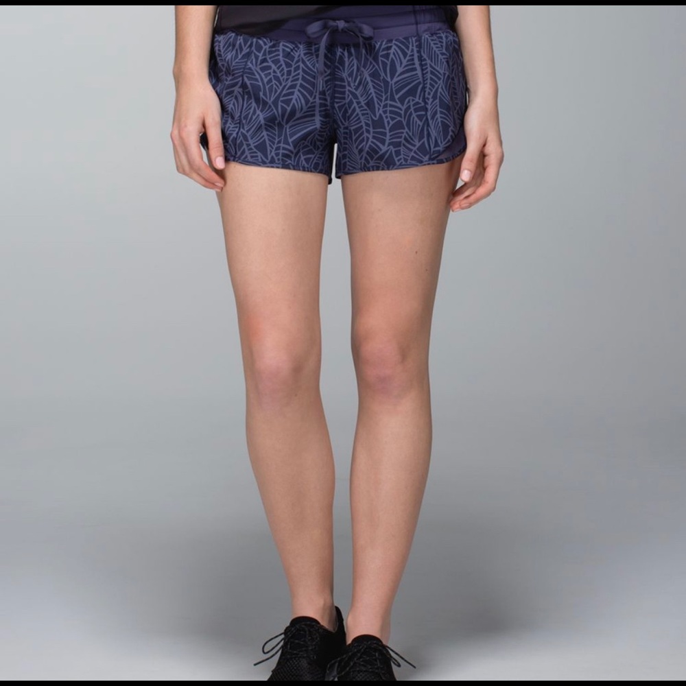 LULULEMON hotty hot short size 2